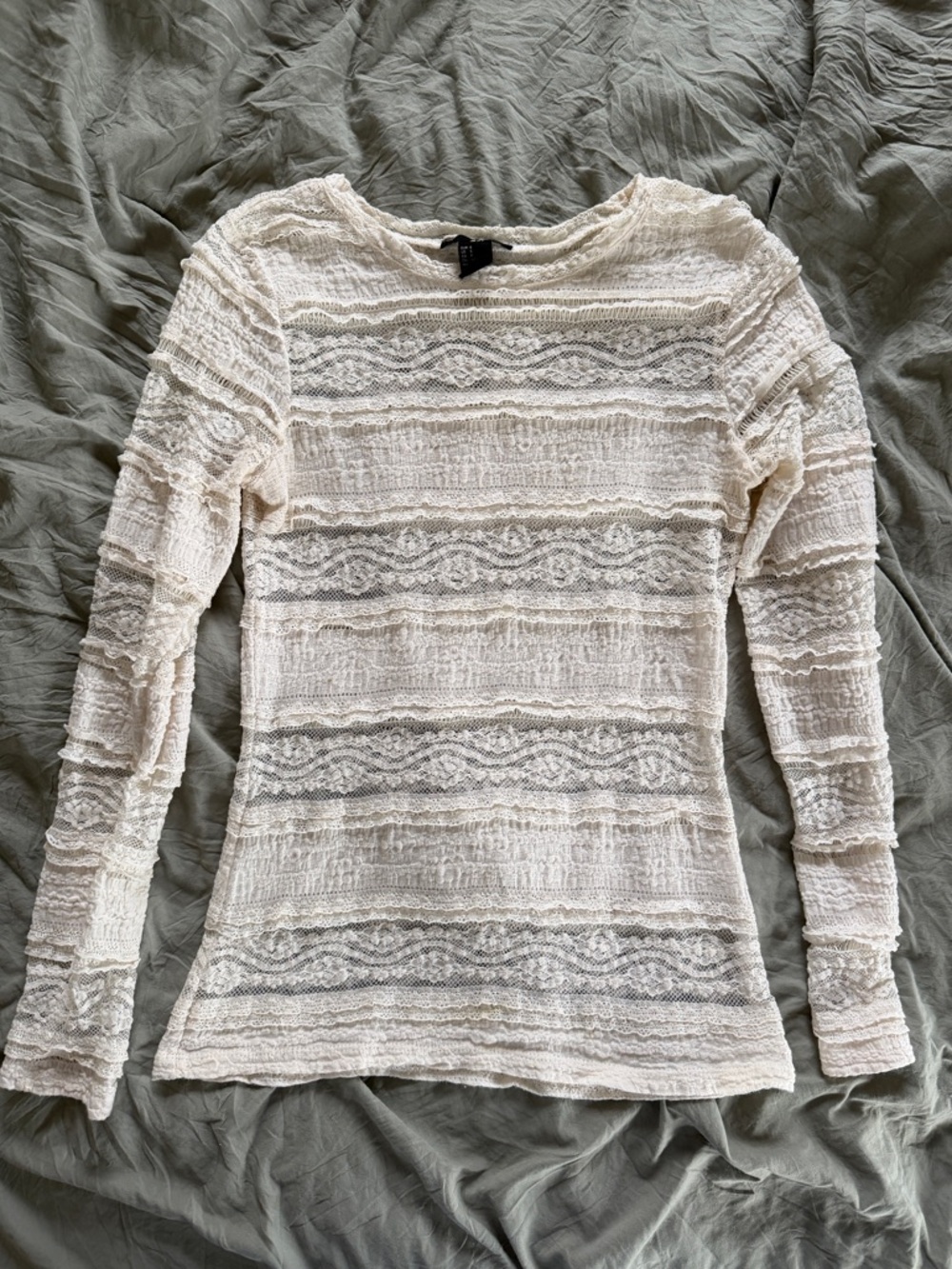 Y2K H&M Women's Cream Lace-Texture Long Sleeve Top